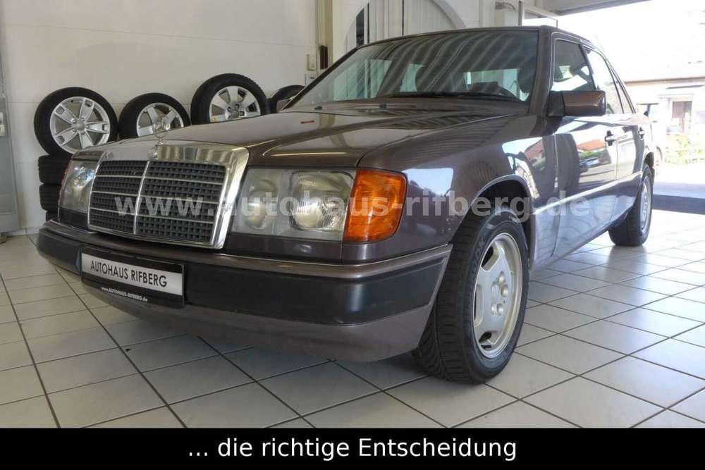 Mercedes-Benz E 200 D Automatik AHK/LM/Schiebedach elekt./eFH