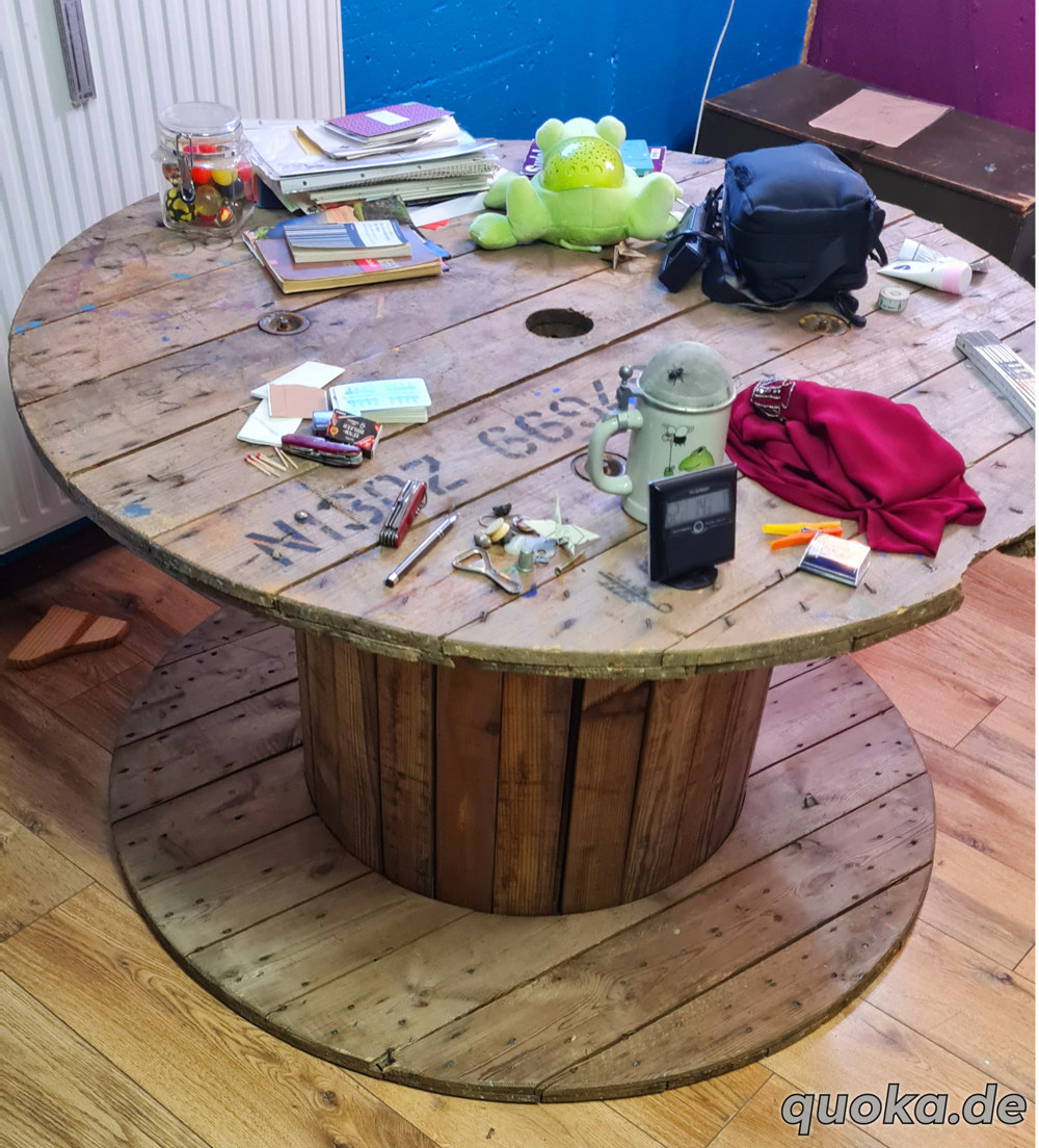 Kabeltrommel Tisch   130 cm aus Holz als Gartentisch