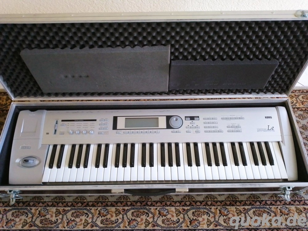 Korg Triton Le 61 Musik Workstation Synthesizer inkl. Koffer in Top Zustand
