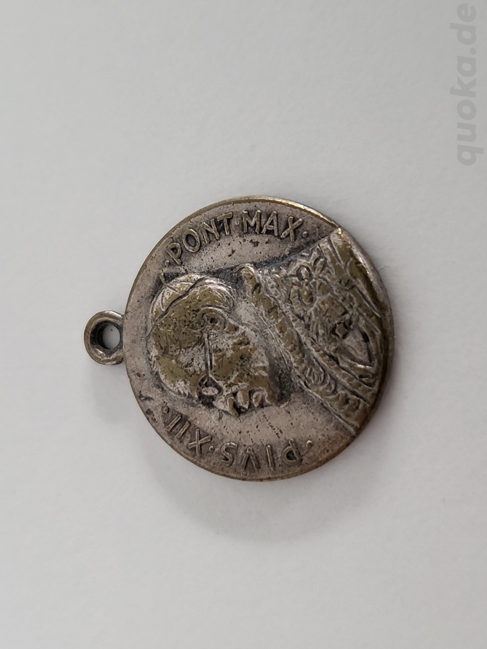 alte Medaille "ROMA" als Anhänger