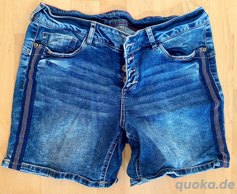 Viele neuw. Shorts Hotpants Bermudas Capri Rock Hose Jeans Gr. 36 38