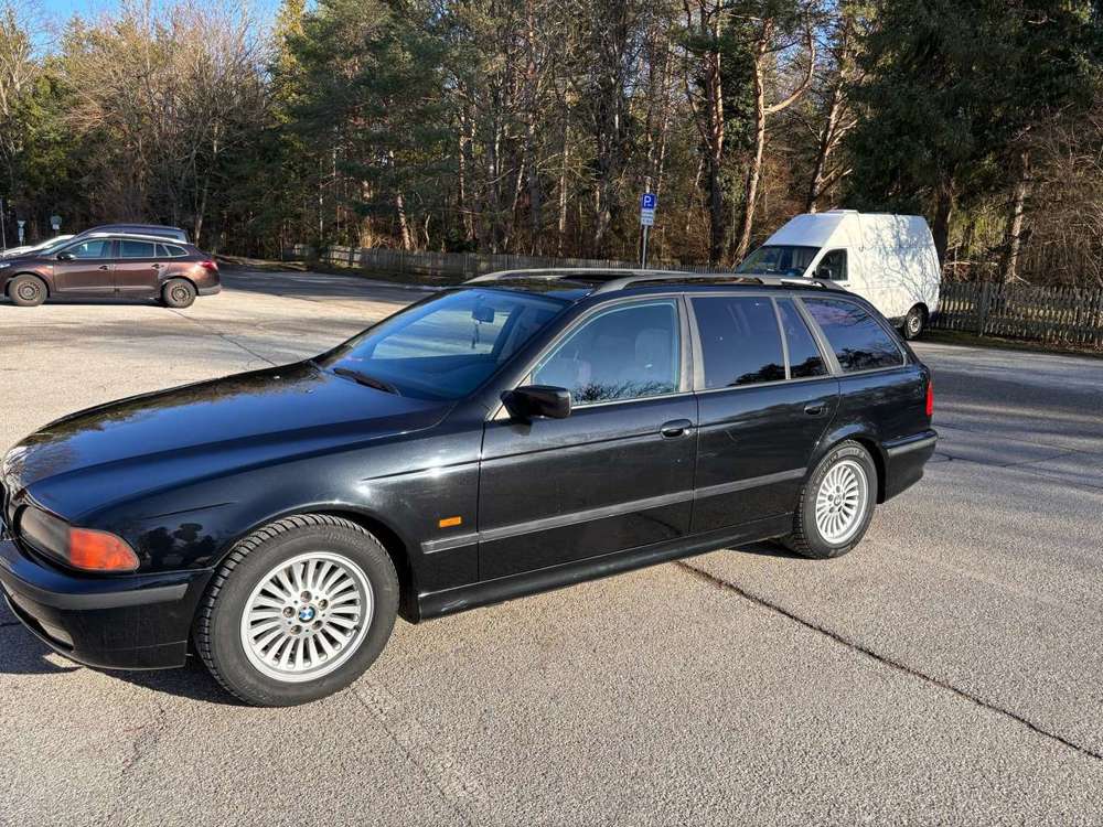 BMW 540 540i touring V8