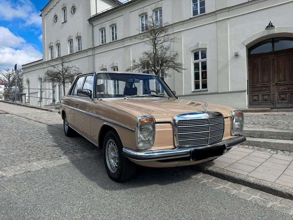 Mercedes-Benz 230 W115- 230-4 Autom.- Strich-8 - Top Zust. Note 1