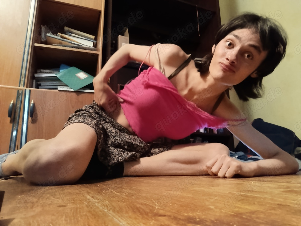 Sexy girl Lia Lina bietet Sex Treffen an 