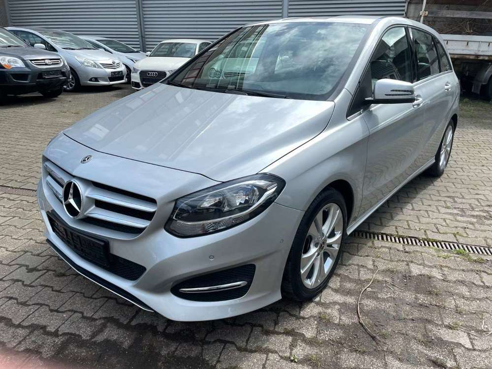 Mercedes-Benz B 180 -Navi-PDC-8 Fach Bereift-Automatik