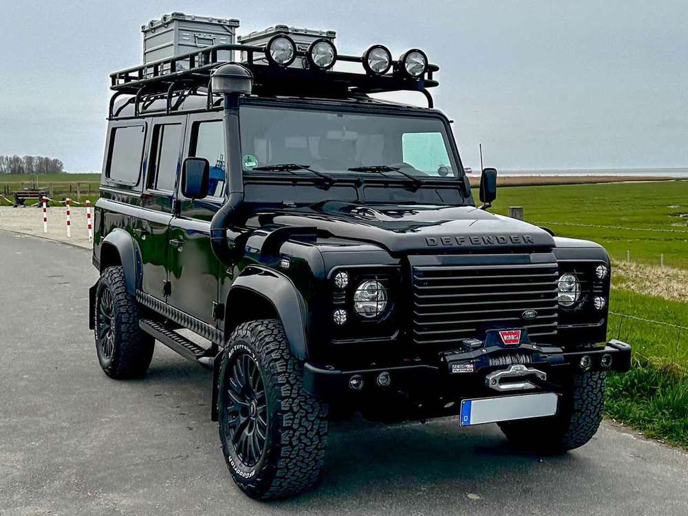 Land Rover Defender 110 Station Wagon, Off-Road Black Edition