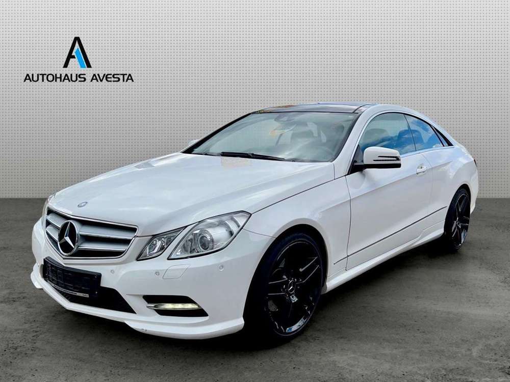 Mercedes-Benz E 200 CGI BE COUPE/AMG LINE/93TKM /2.H/ PANORAMA