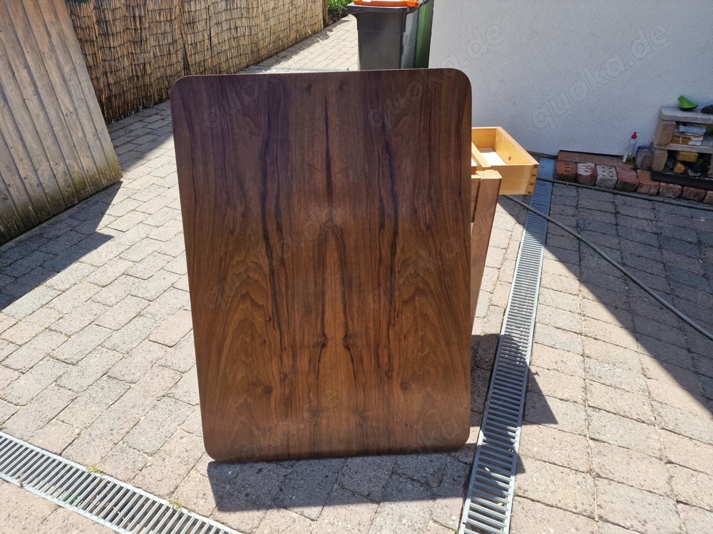 Schöner Tisch aus Holz zum Ausziehen zu verschenken