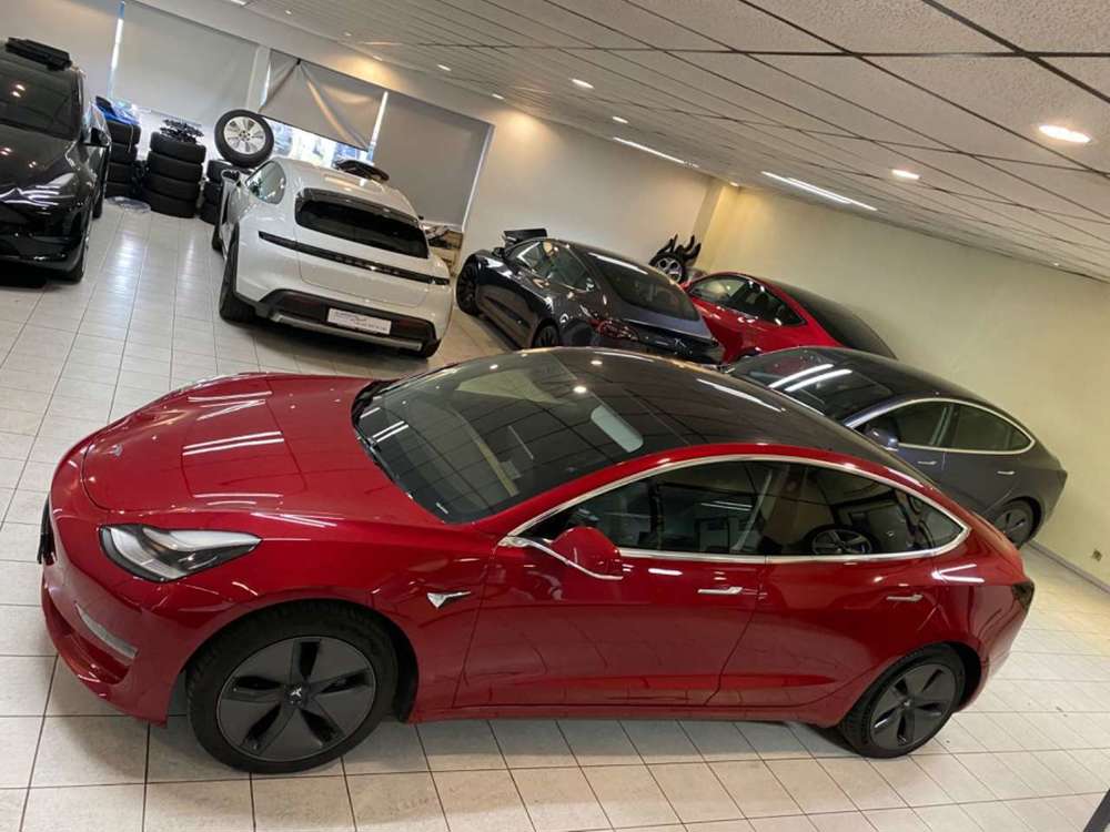 Tesla Model 3 nur 40tkm ohne Nachlackierungen