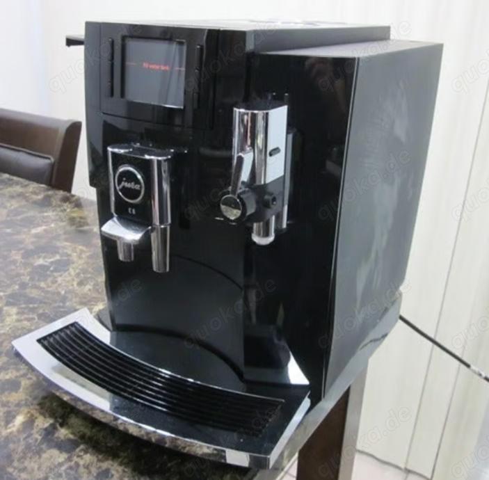 Jura E8 Einzelportionskaffee-Espressomaschine