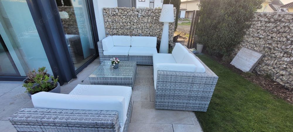 Lounge Ecke grau-weiß für den Gartenbereich