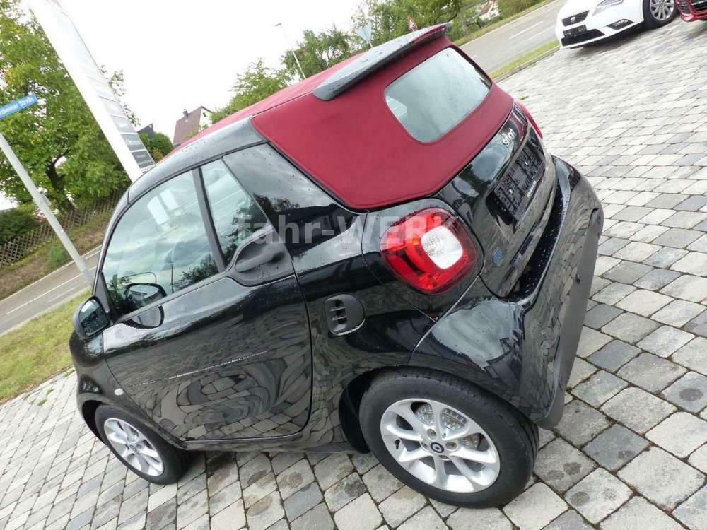 smart forTwo fortwo Cabrio Tailermade 22kw Schnelllade PDC