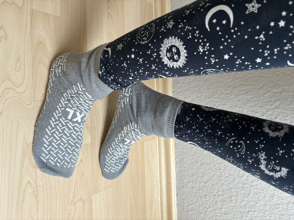 meine gern getragenen duften grauen Socken 