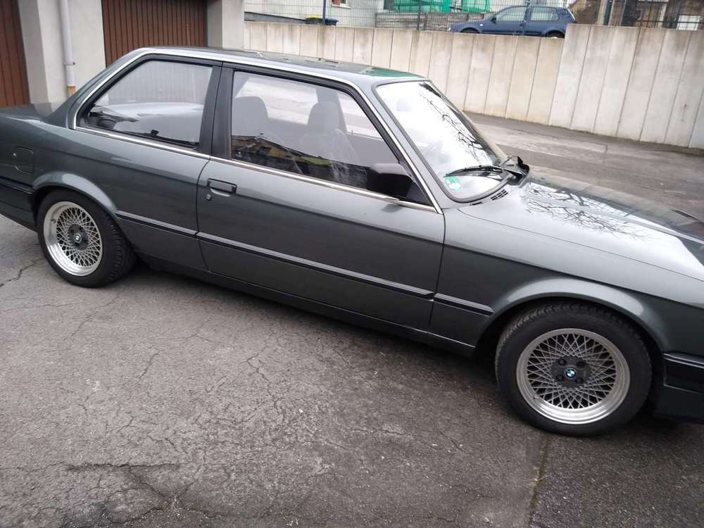 BMW 318 318i