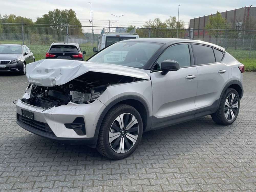 Volvo C40 Ultimate Recharge AWD/ car is driving