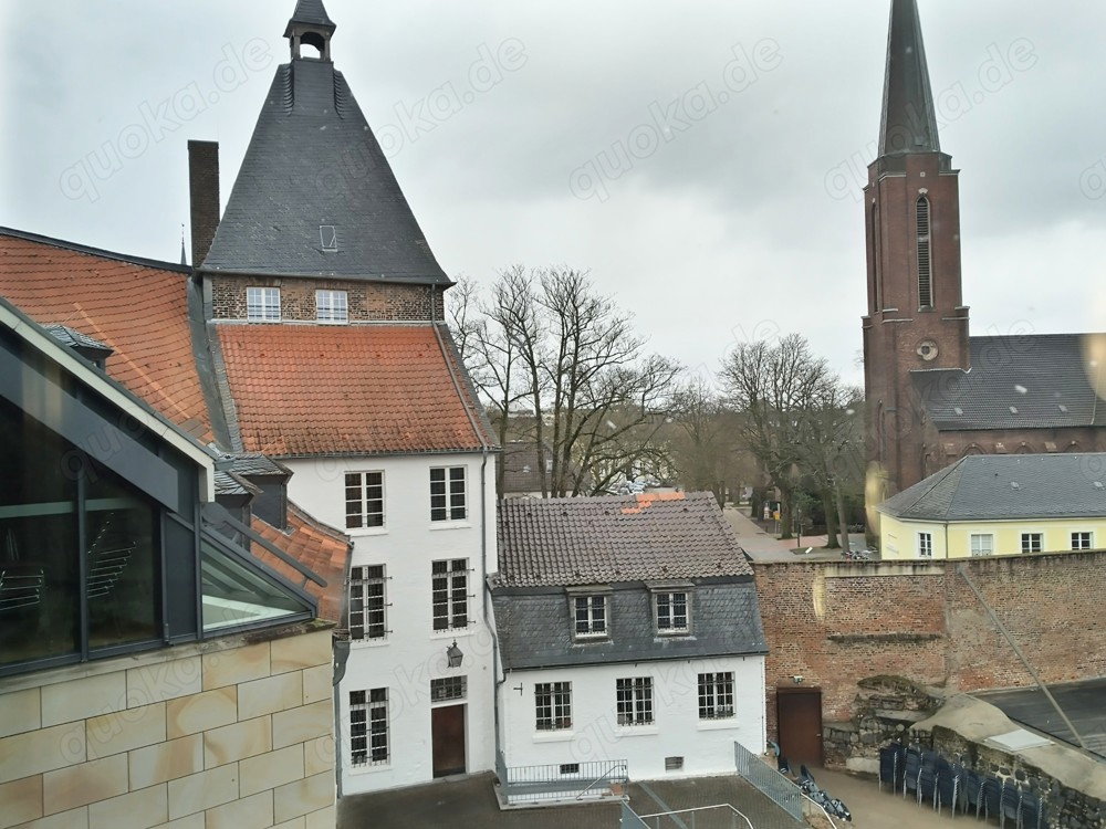 Rentner sucht bis zu 4 x Monat Massagen bei einer besuchbarem Dame, Raum Krefeld