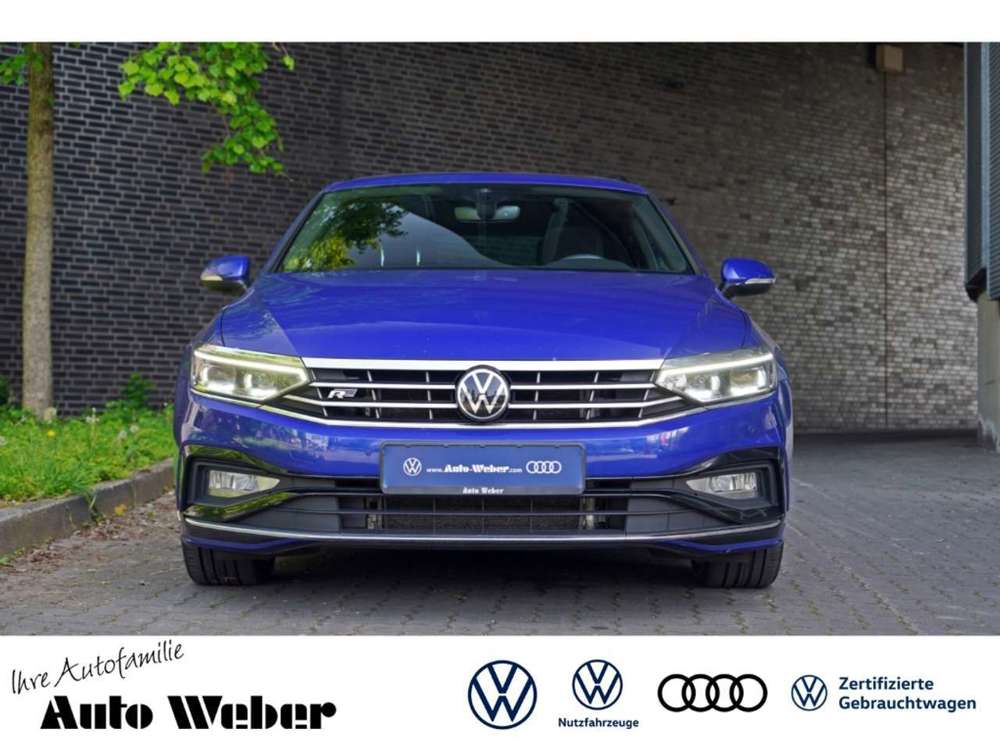Volkswagen Passat Variant 2.0TDI DSG R-Line IQ-Light Navi Pano