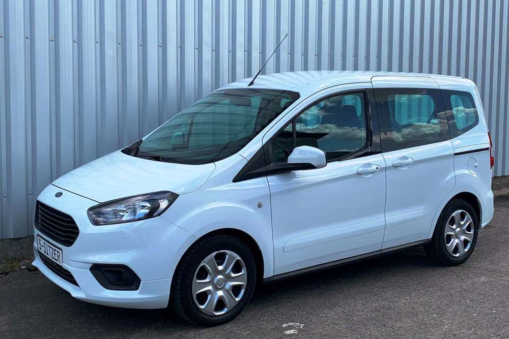 Ford Tourneo Courier Trend *1Hand*