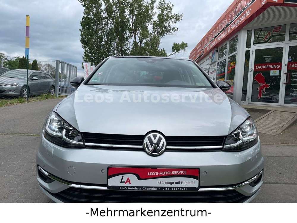 Volkswagen Golf VII Lim. IQ.DRIVE Start-Stopp LED Panorama