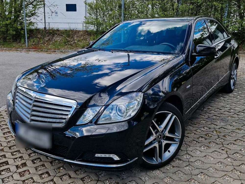 Mercedes-Benz E 200 E 200 CGI BlueEFFICIENCY Automatik Elegance