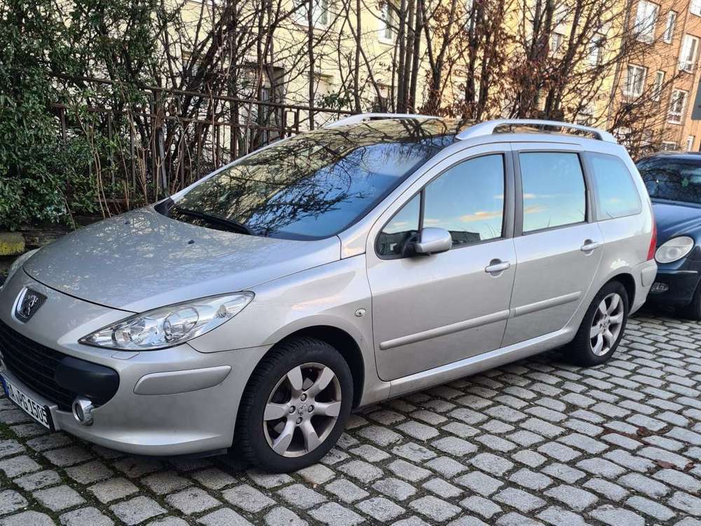 Peugeot 307 SW mit Panoramadach