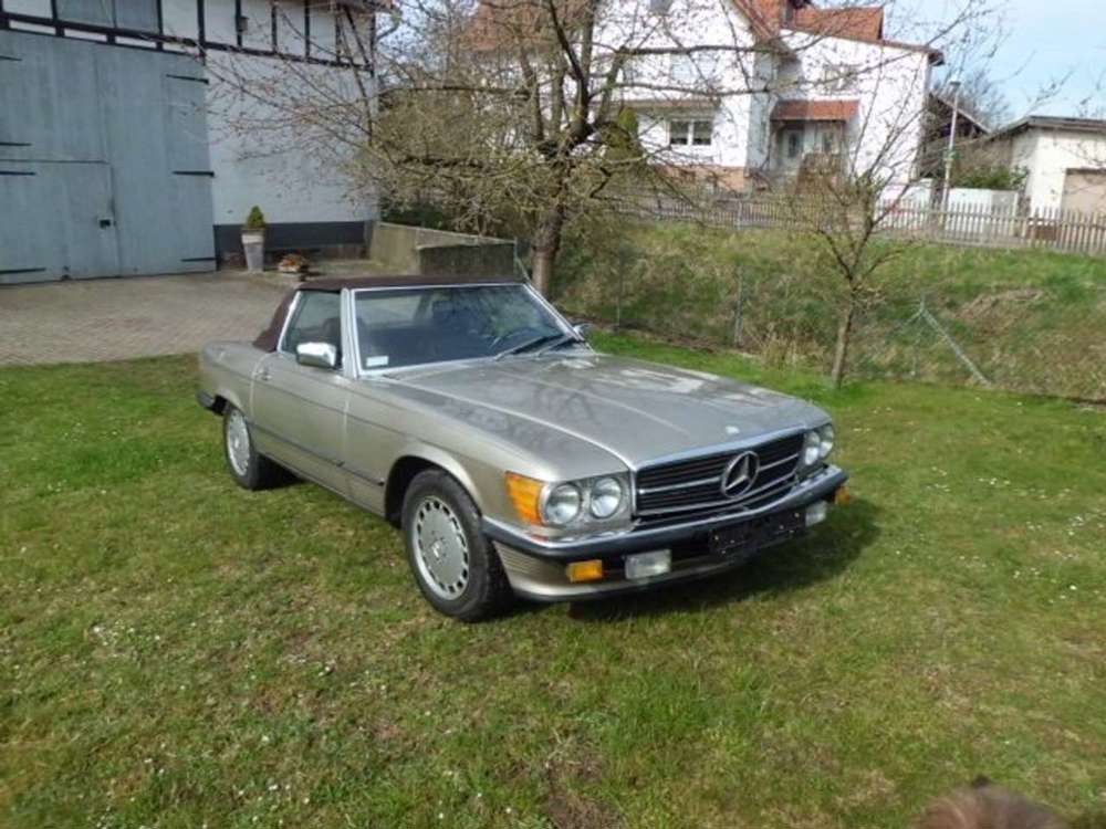 Mercedes-Benz SL 560