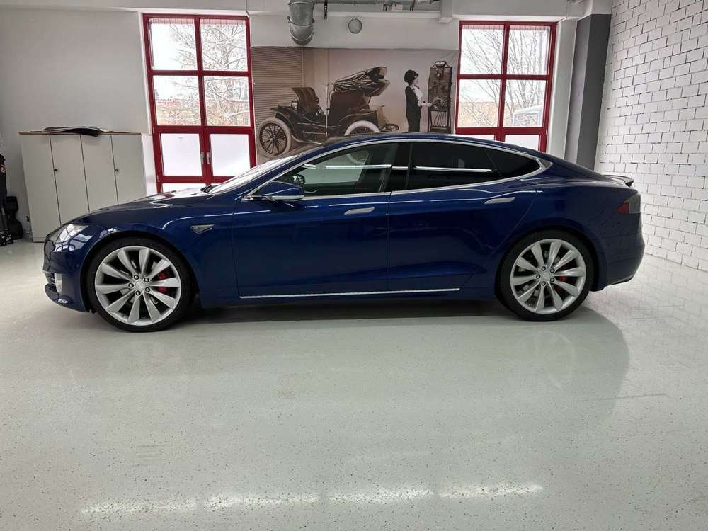 Tesla Model S Model S 90D Allradantrieb Performance