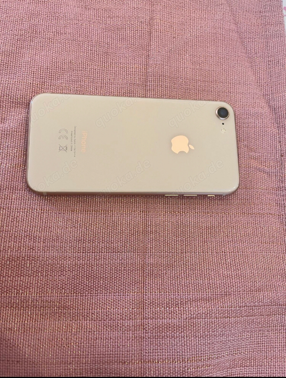 iphone 8 in rosegold