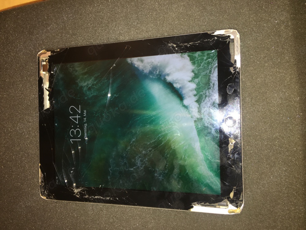 Gebrauchtes, beschädigtes iPad, funktionsfähig