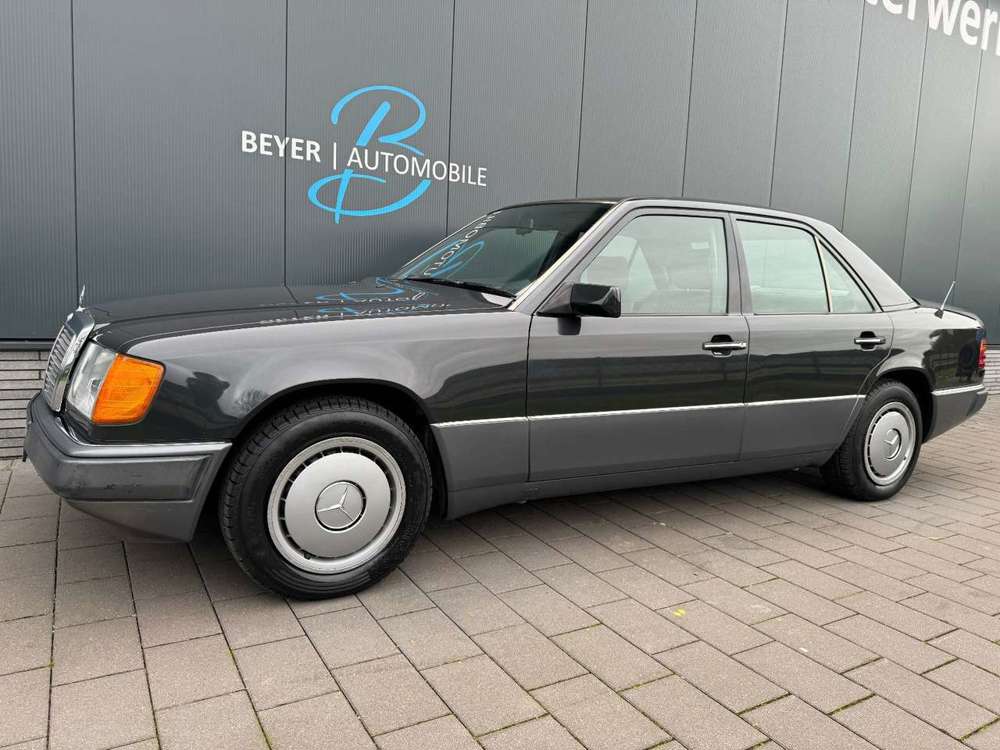 Mercedes-Benz 230 E