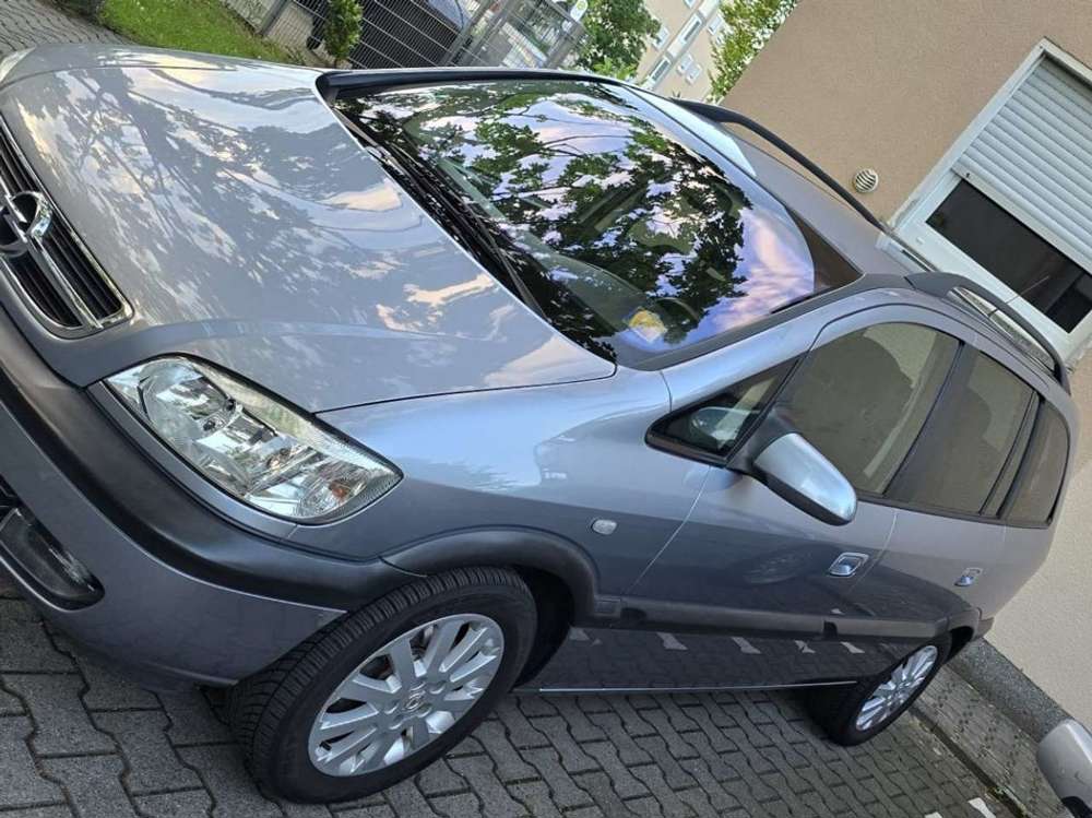 Opel Zafira 2.2