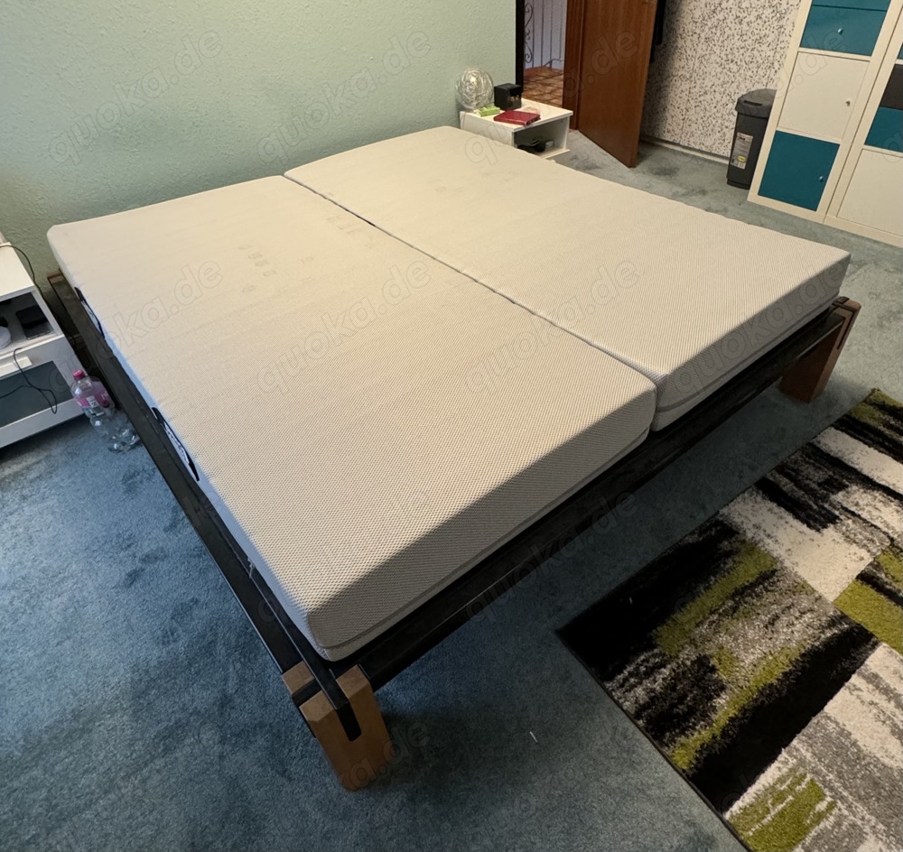 Bett 1,80 x 2,00 m mit Lattenrost und Matratzen