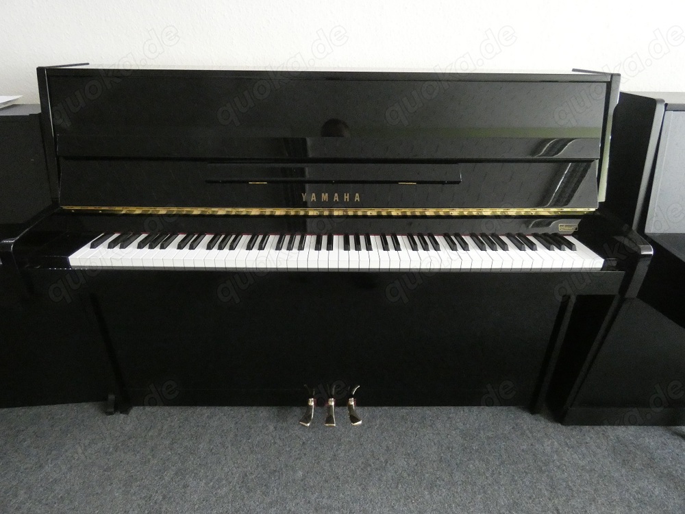 gebrauchtes Yamaha Klavier von Klavierbaumeisterin aus Aachen