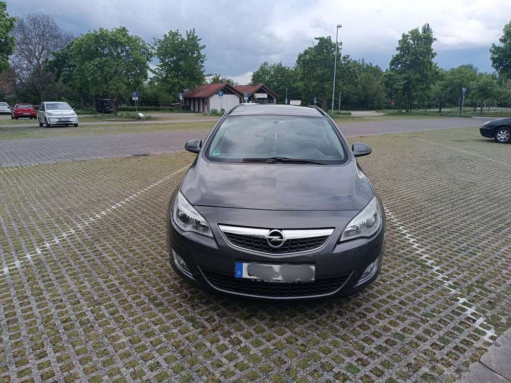 Opel Astra 1.7 CDTI DPF Sports Tourer Design Edition