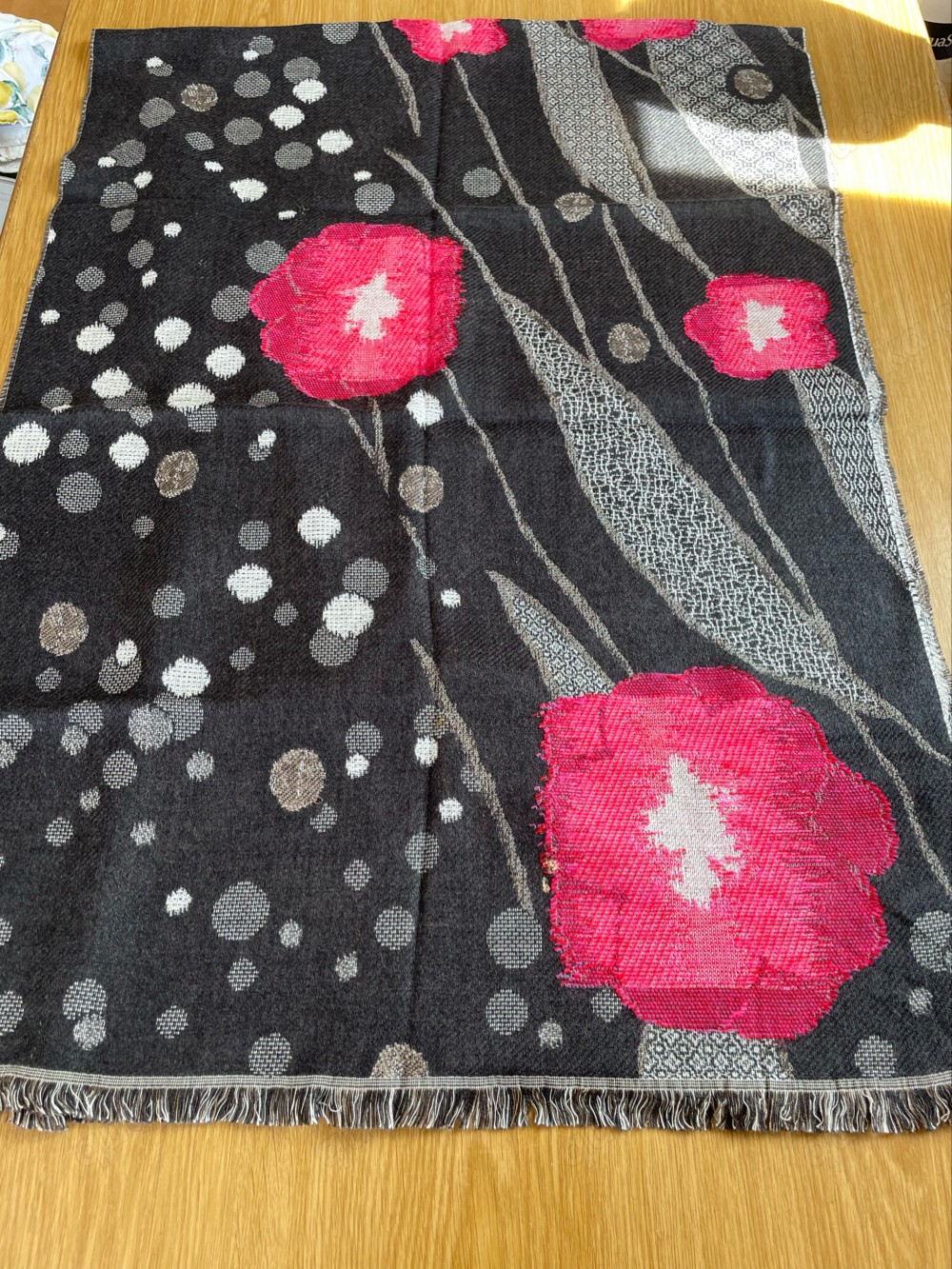 Schal von Kenzo, Blumenmuster, Wolle, Viskose