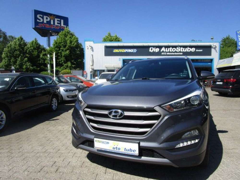 Hyundai TUCSON Intro Edition 4WD mit NAVI LED- AT Getriebe-Assist