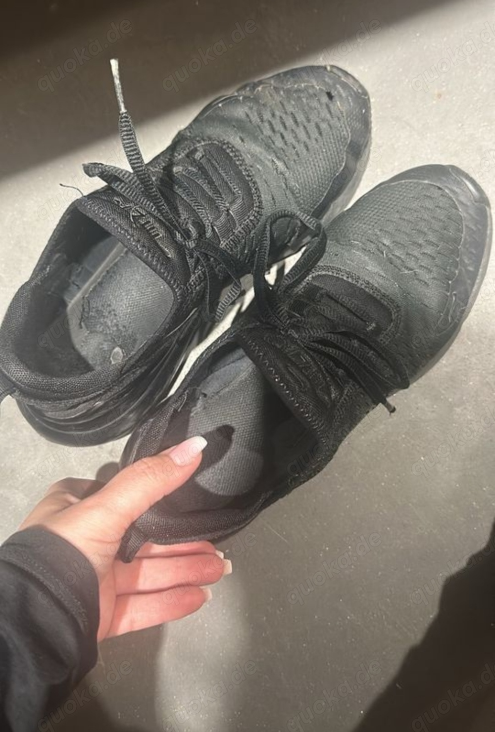 Getragene Schuhe (Nike 270er)