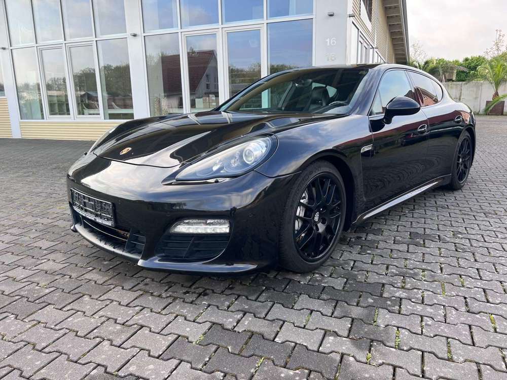 Porsche Panamera 4 S