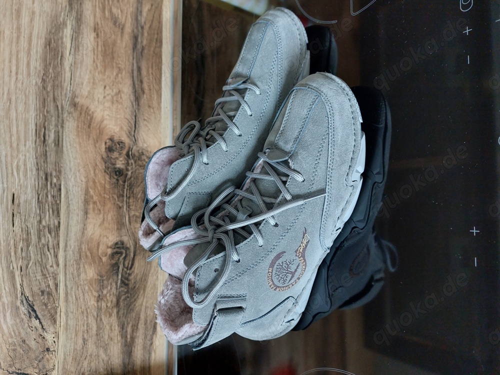 bequeme, gefütterte Schuhe
