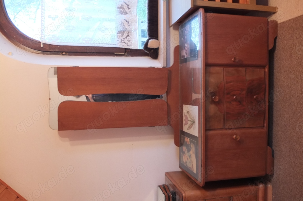 Kommode mit Spiegel-Aufsatz (antik)