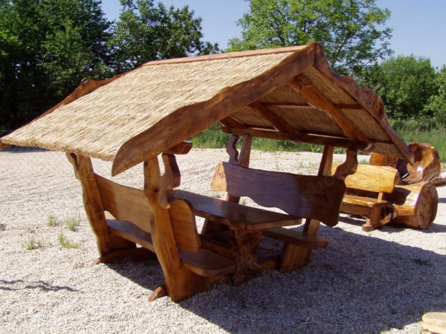 Komplette Garnituren aus echtem Massivholz für die Garten Komplette Garnituren aus echtem Massivholz für die Garten