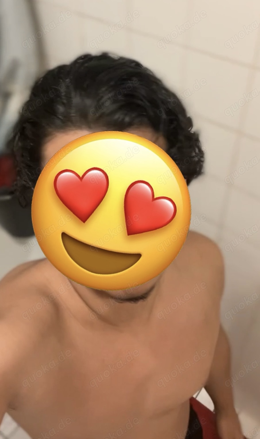 Sexy 18 jähriger Boy sucht geile MW Paare für Dreier 