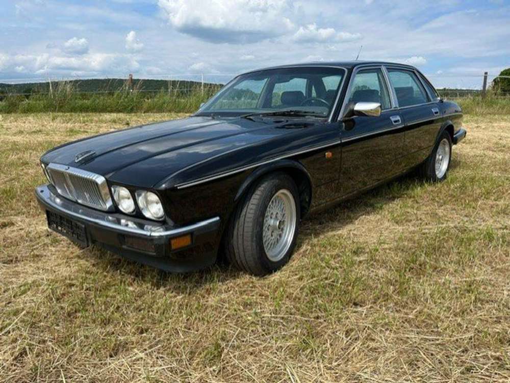 Jaguar XJ40 Daimler Six 4.0