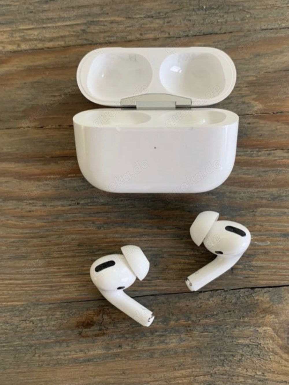 AirPods Pro 2 Generation an nette Frau abzugeben 