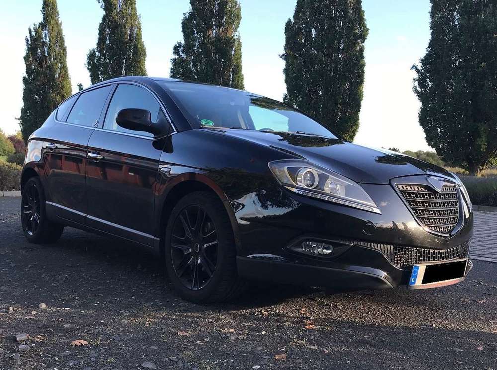 Lancia Delta 1.4 T-Jet Silver - KLIMA, AHK, 8F BER., TÜV