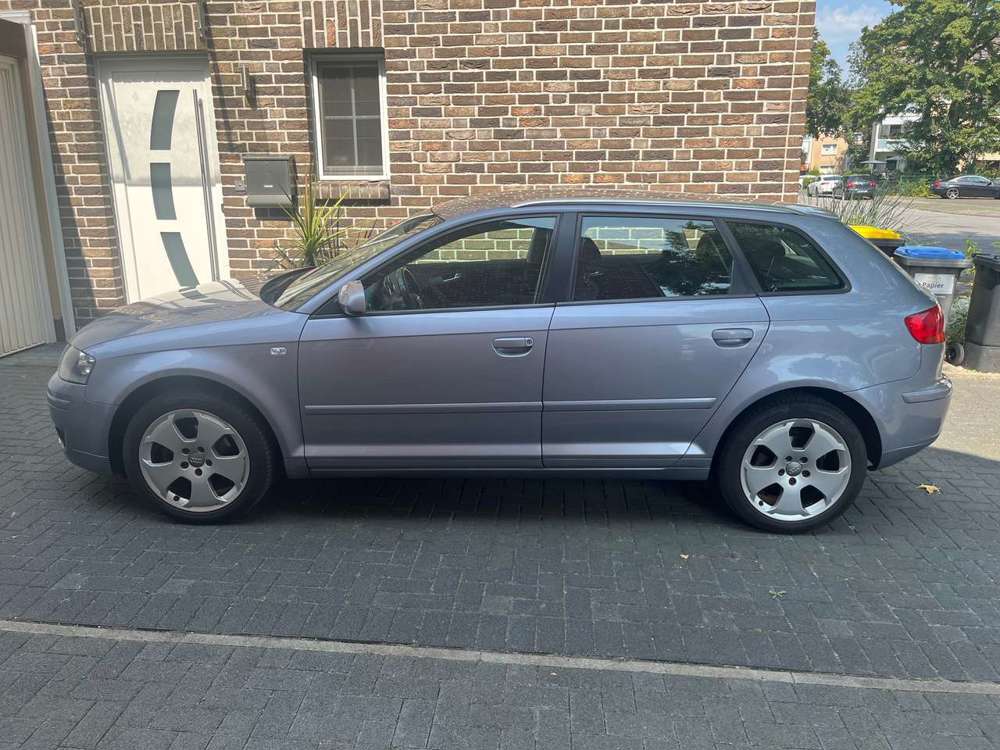 Audi A3 A3 1.6 FSI Sportback Attraction