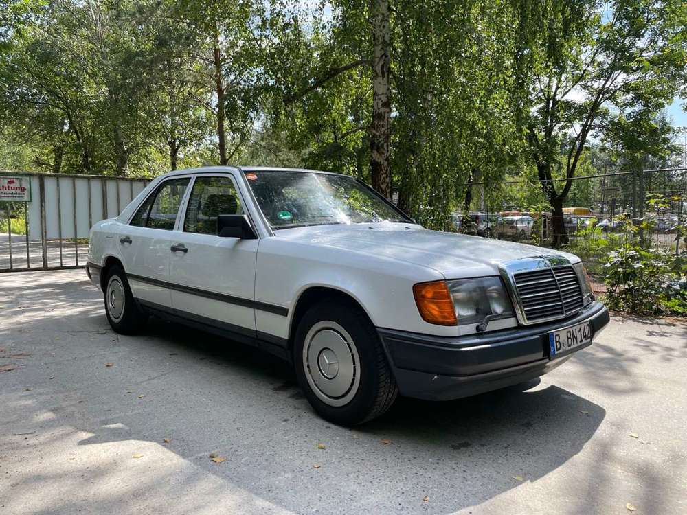 Mercedes-Benz E 260
