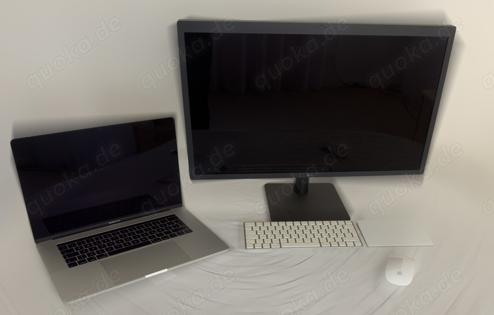 MacBook Pro (15 Zoll, 2016) mit Peripheriegeräten