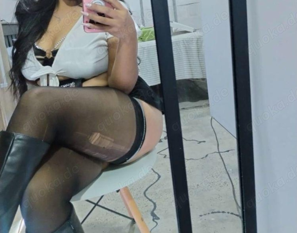 Tuerkische Lady hat Lust auf versautes Schreiben mit Liveclips