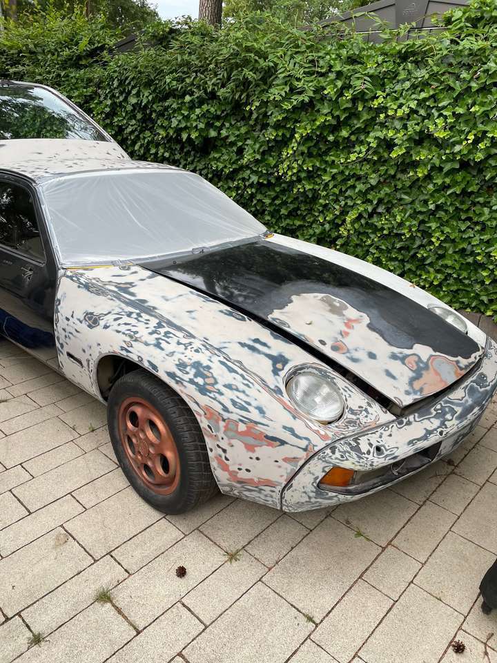 Porsche 928